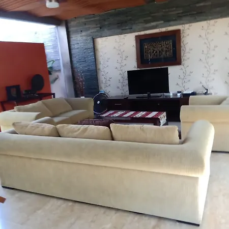 Kim Villa